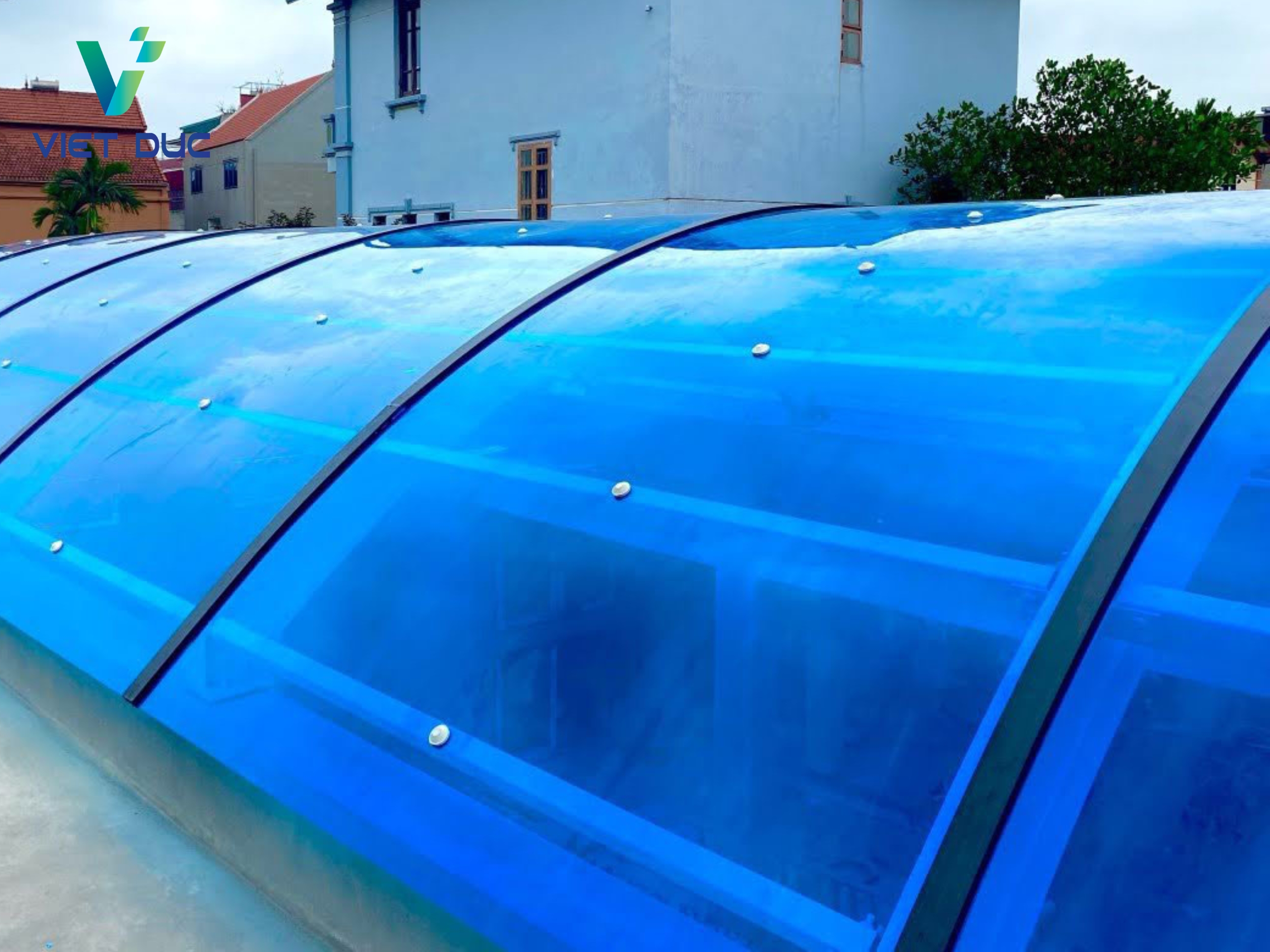 Mái nhựa Polycarbonate màu xanh