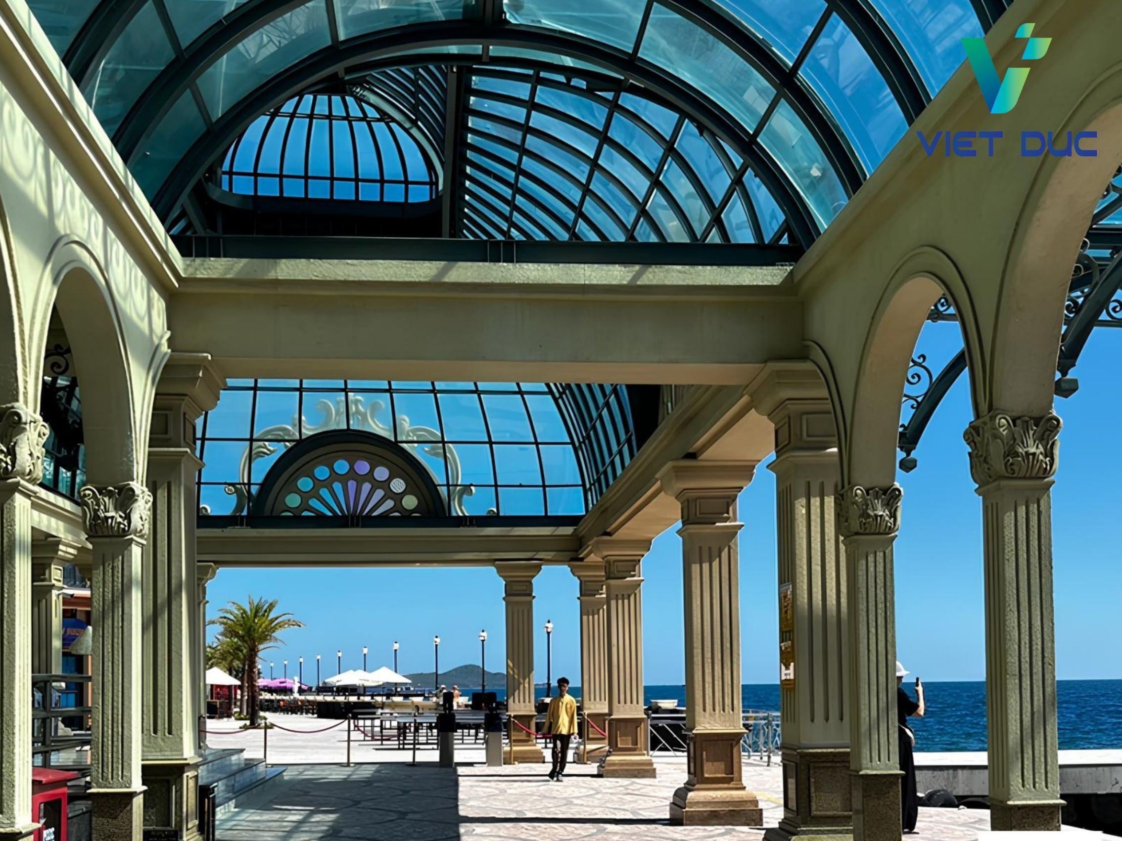 Mái nhựa Poly cho công trình ven biển