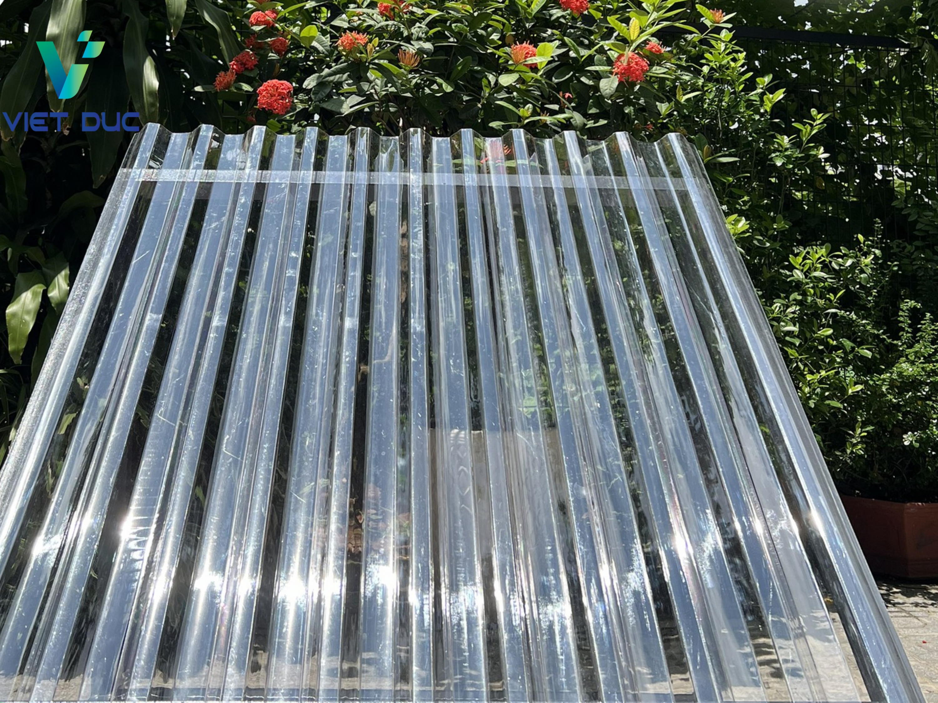 Nhựa lấy sáng Poly sóng