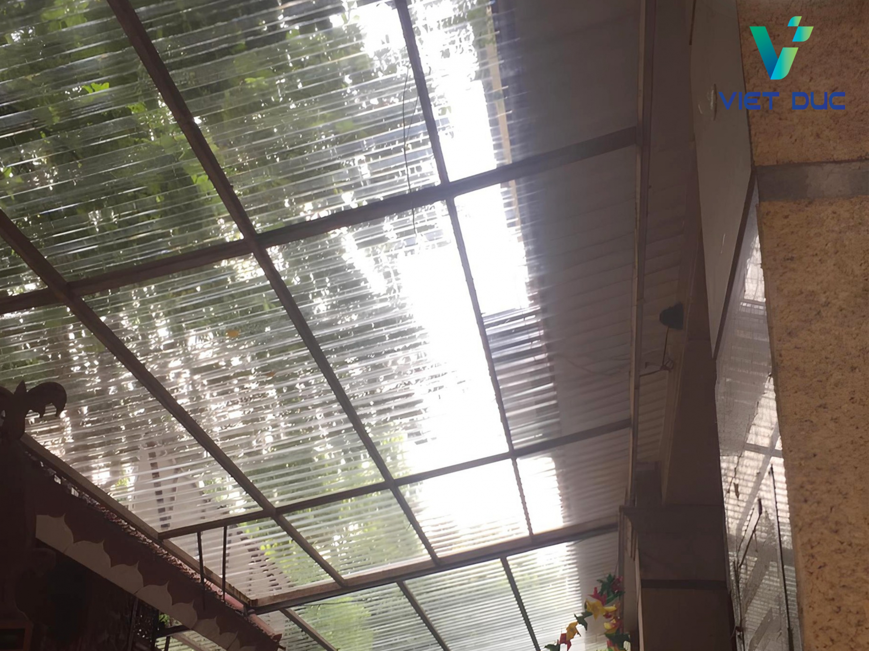 Mái che Poly sóng trong suốt