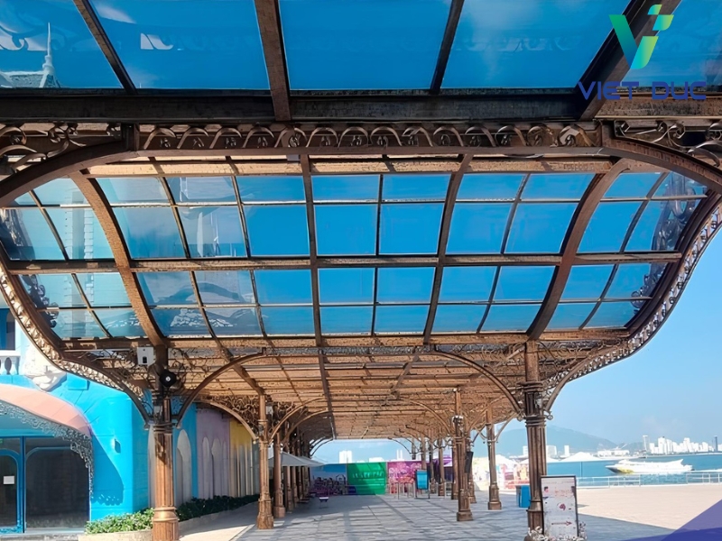 Công trình mái nhựa Poly ven biển