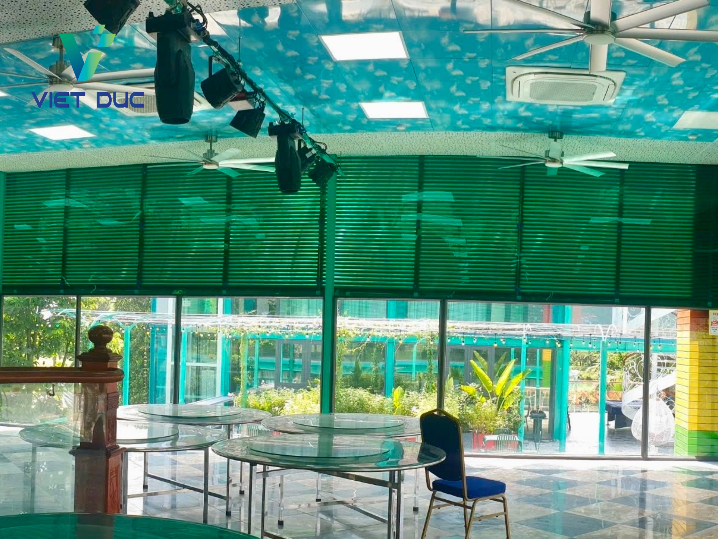 Dự án tấm polycarbonate màu xanh lá
